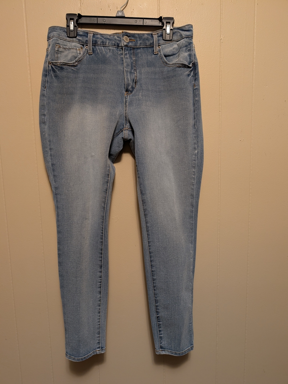 Time And True Women's Size 14 High Rise Skinny Jeans Light Wash